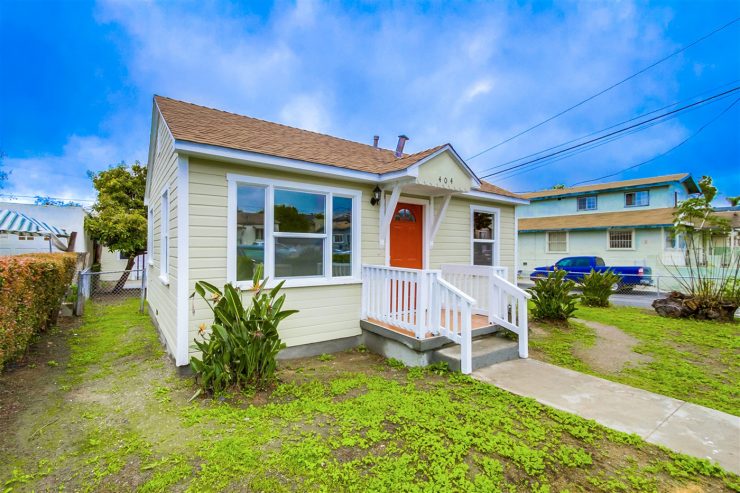 404 Milbrae Street, a duplex sold in Mountainview