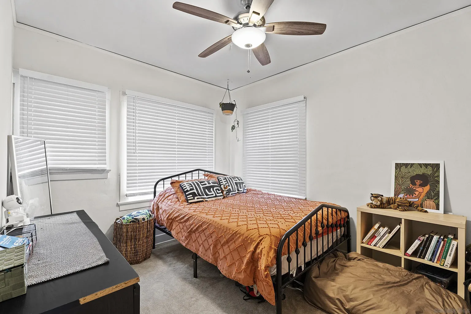 0a33ccca48f8e7bc0f2328385daf5ffd-uncropped_scaled_within_1536_1152