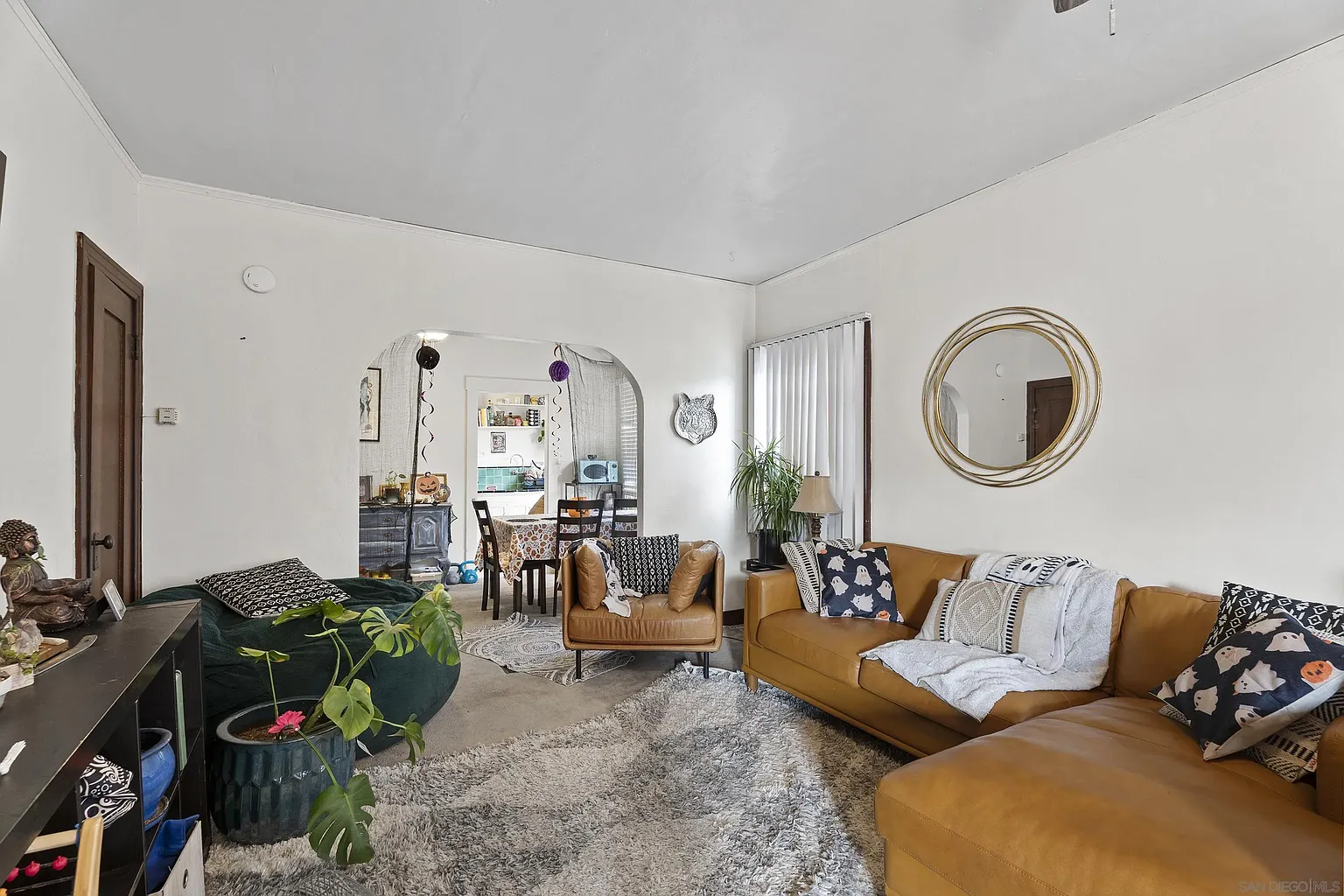 35f9c97f11a1576b4b4f6d0172e9106e-uncropped_scaled_within_1536_1152