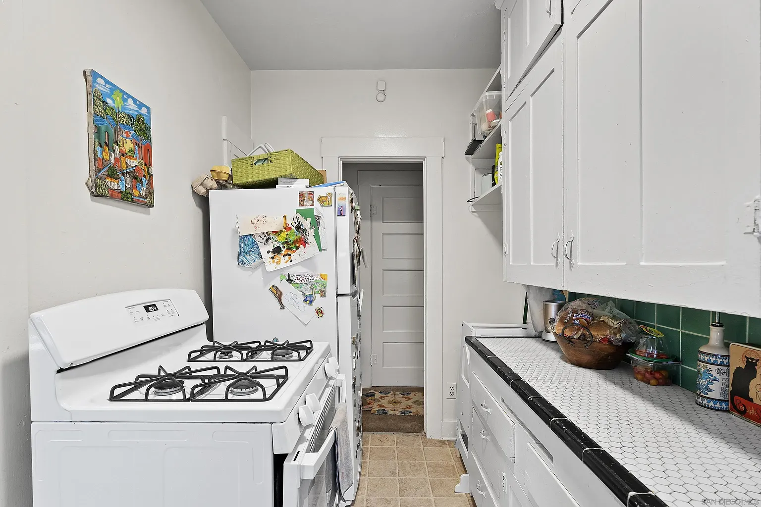 f9ed28eda9f2d5522b322368dc4641fd-uncropped_scaled_within_1536_1152